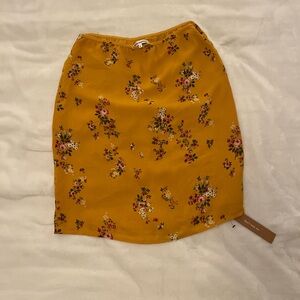NWT Reformation isla skirt size 8!
